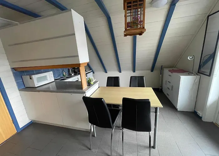 Sea View Apartment *